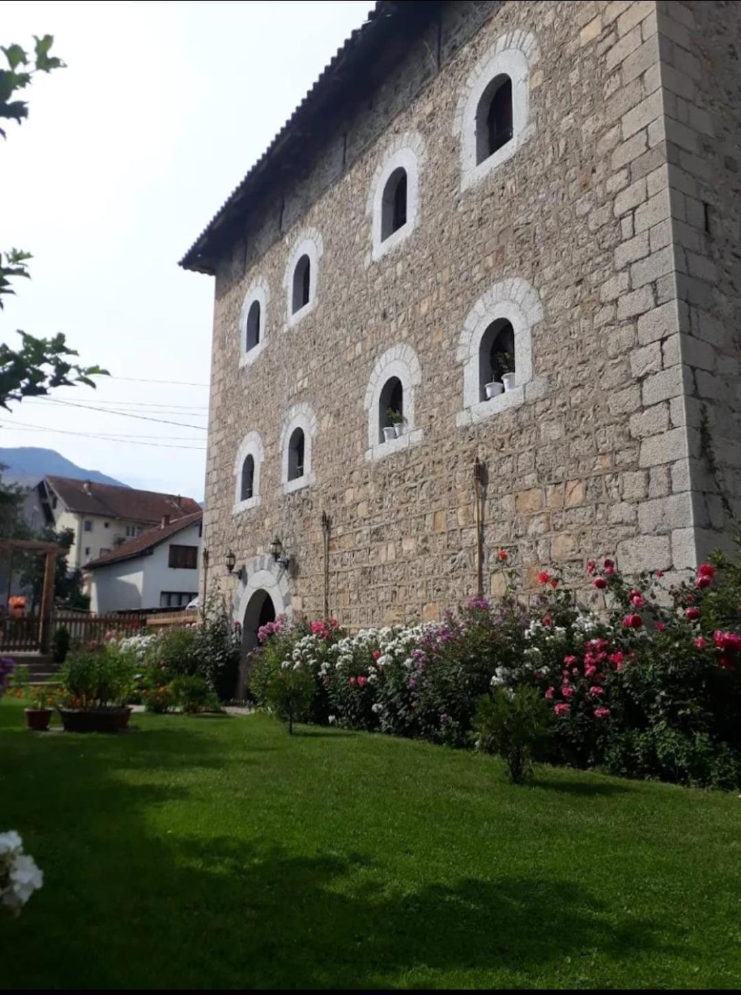 Black Tower Plav Exterior foto